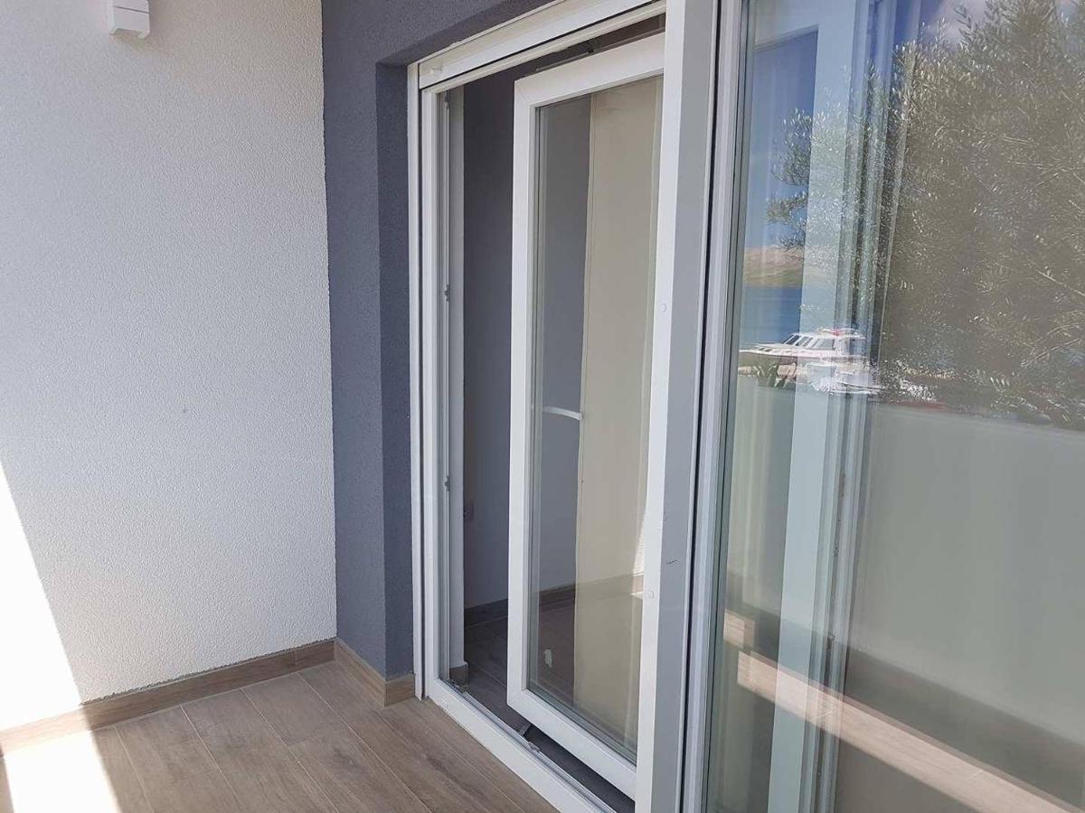 Rooms Lanterna Metajna Exterior foto